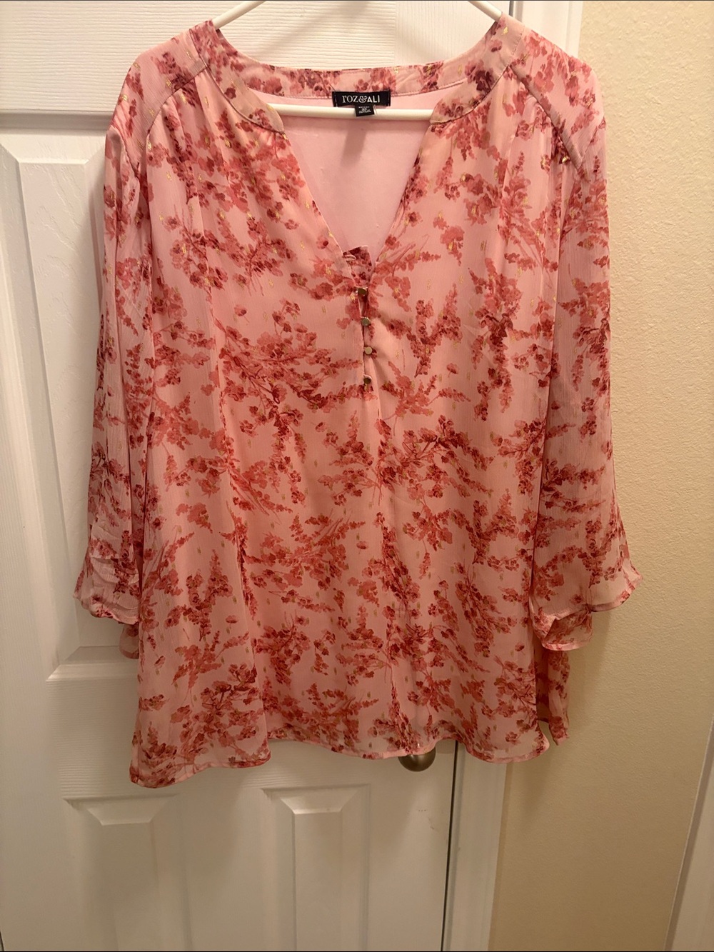 Roz & Ali Pink Floral Split V-Neck Blouse